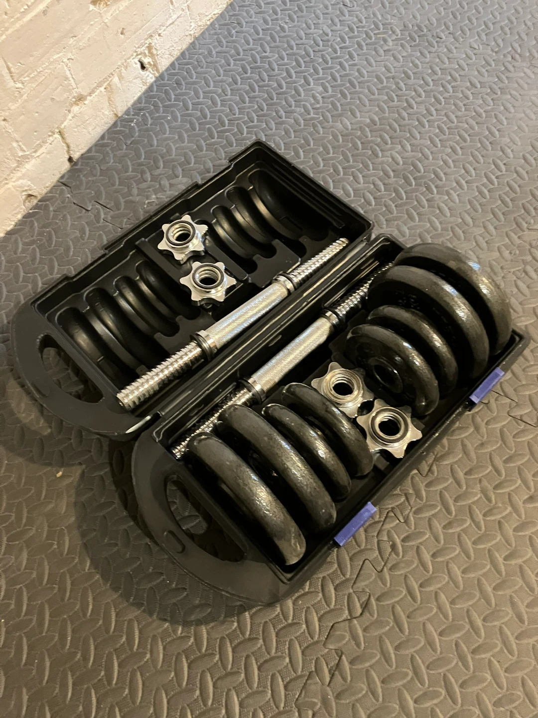 CAP Barbell 40-pound Adjustable Dumbbell Set with Case - photo 2