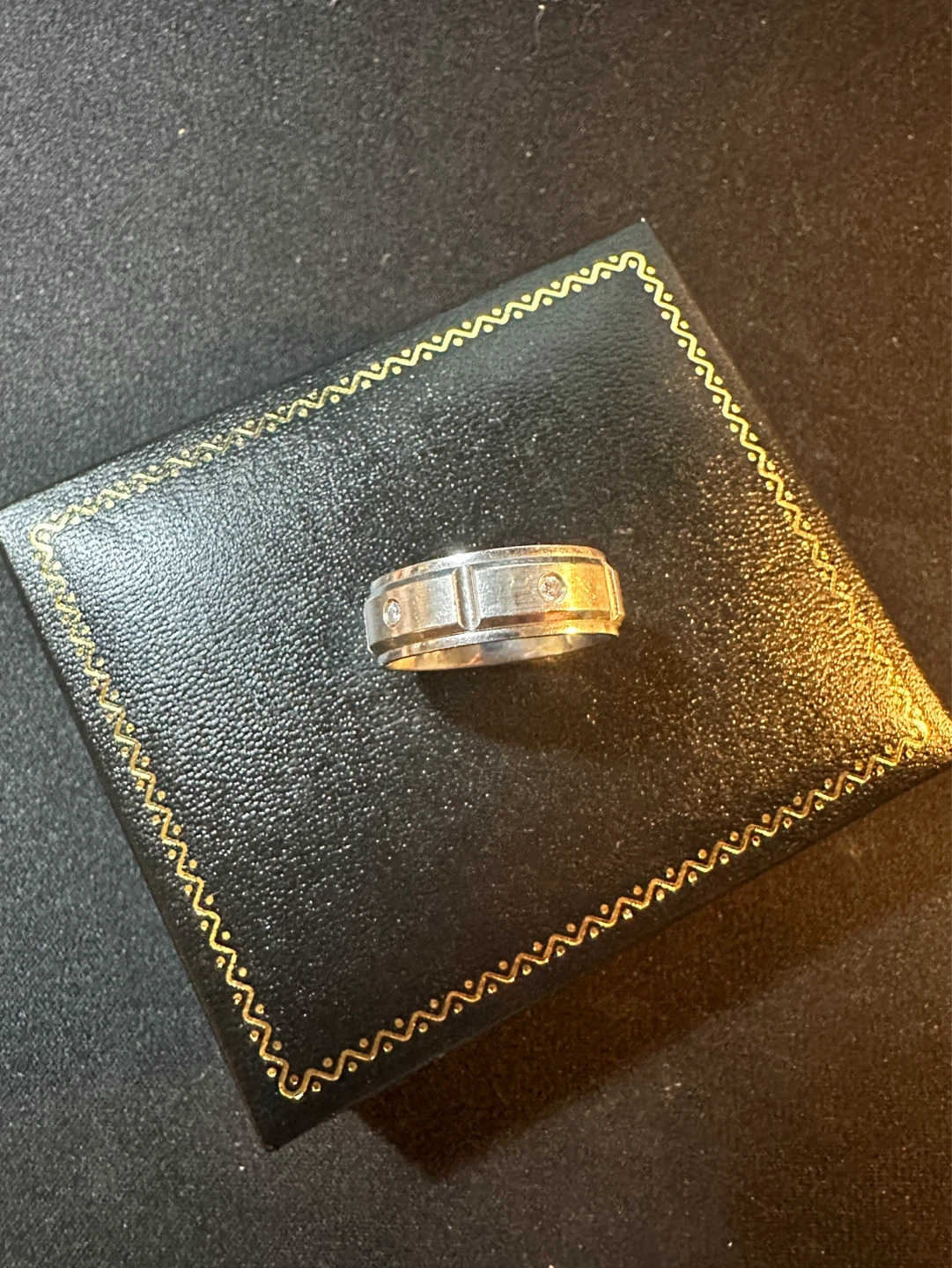 Custom-made 14K white gold Ring with 5 Diamonds - photo 2