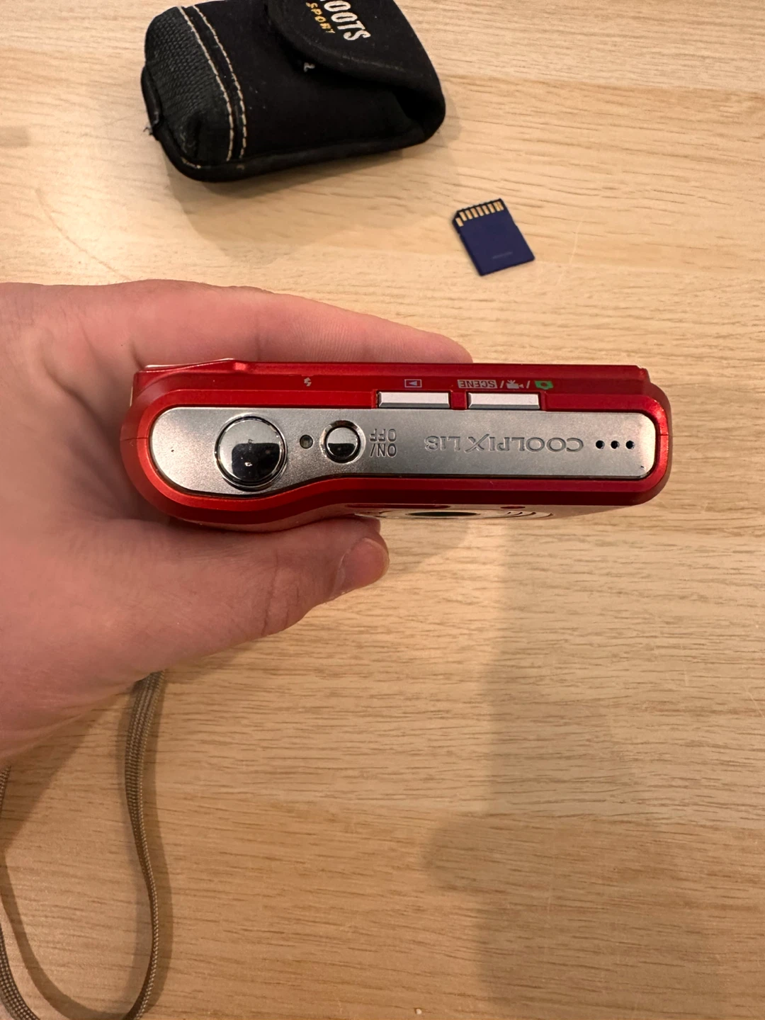 Nikon COOLPIX Red Digital Camera - photo 3