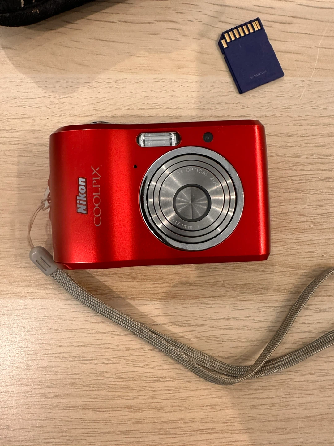 Nikon COOLPIX Red Digital Camera - photo 2