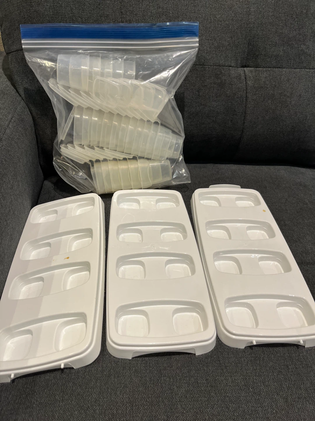 Baby food storage containers plus 3 trays