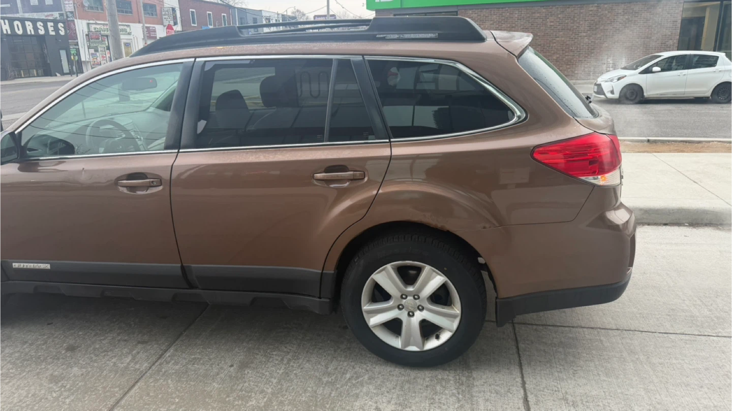 2011 Subaru outback 3.6R - photo 3