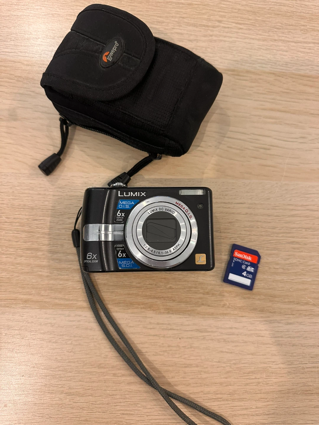 Panasonic Lumix DMC-FS10 Digital Camera