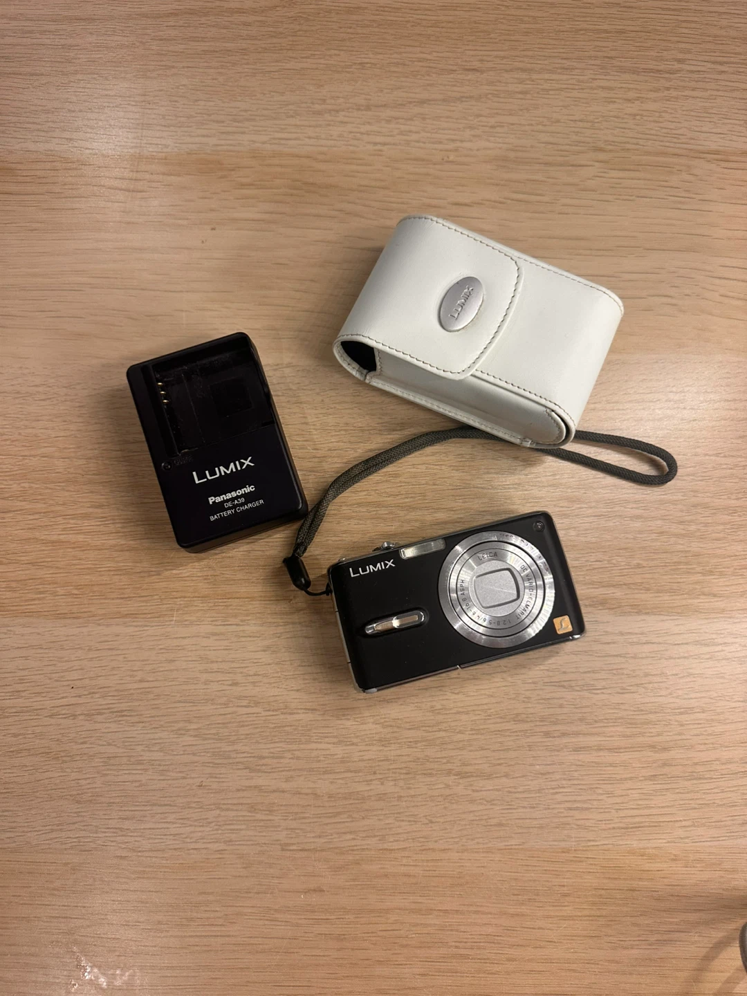 Panasonic Lumix DMC-FX07 Digital Camera with Charger and Case