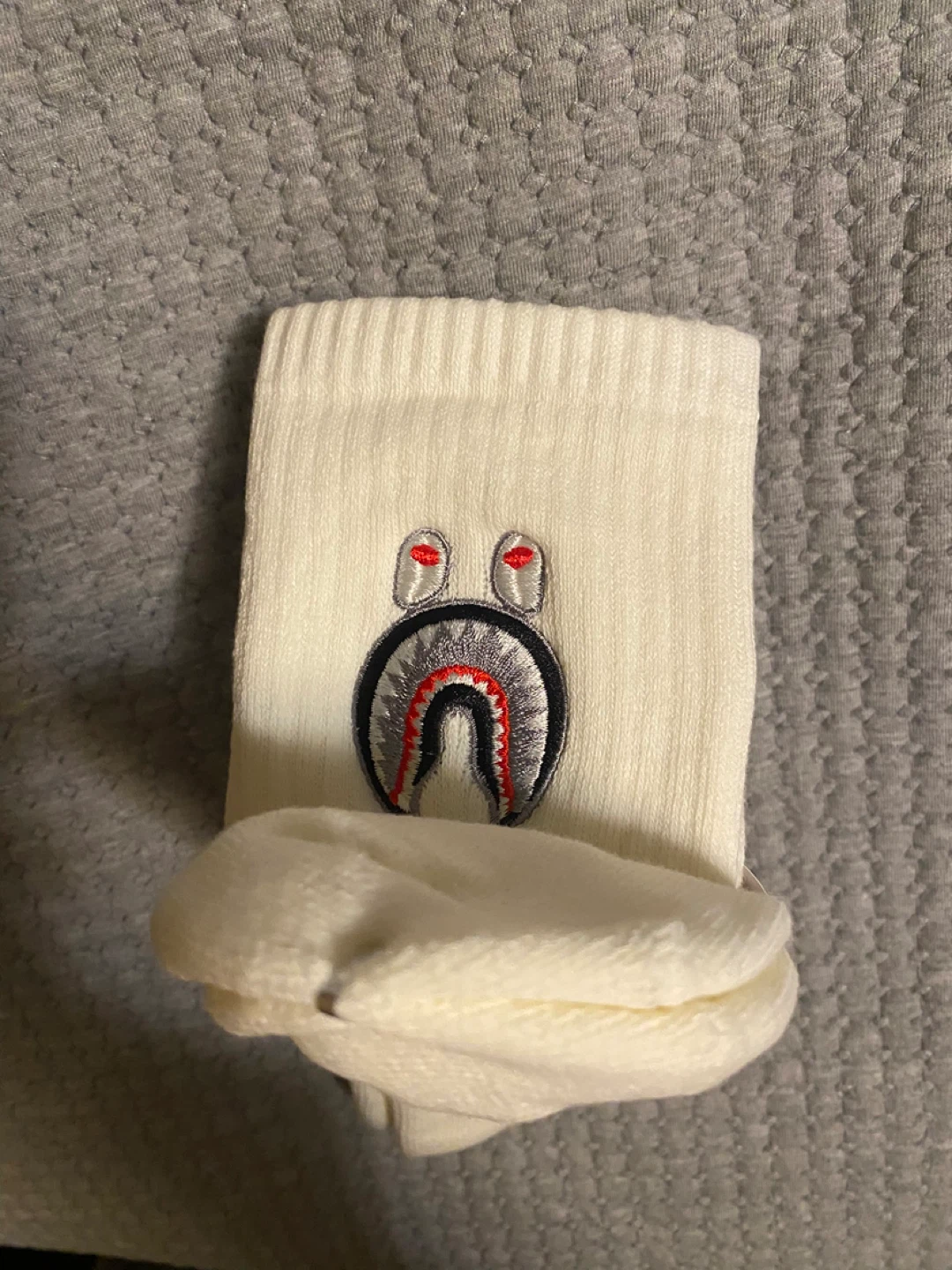 Brand New A Bathing Ape/BAPE White Shark Logo Crew Socks - photo 3