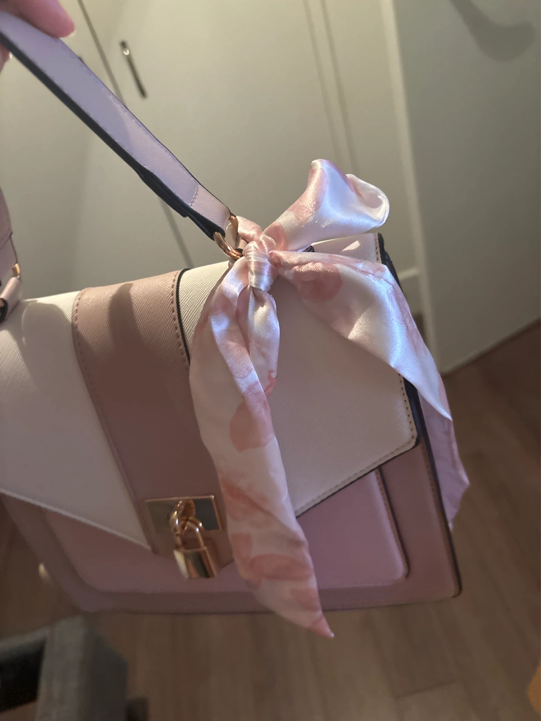 Colour-blocked Handbag - photo 3