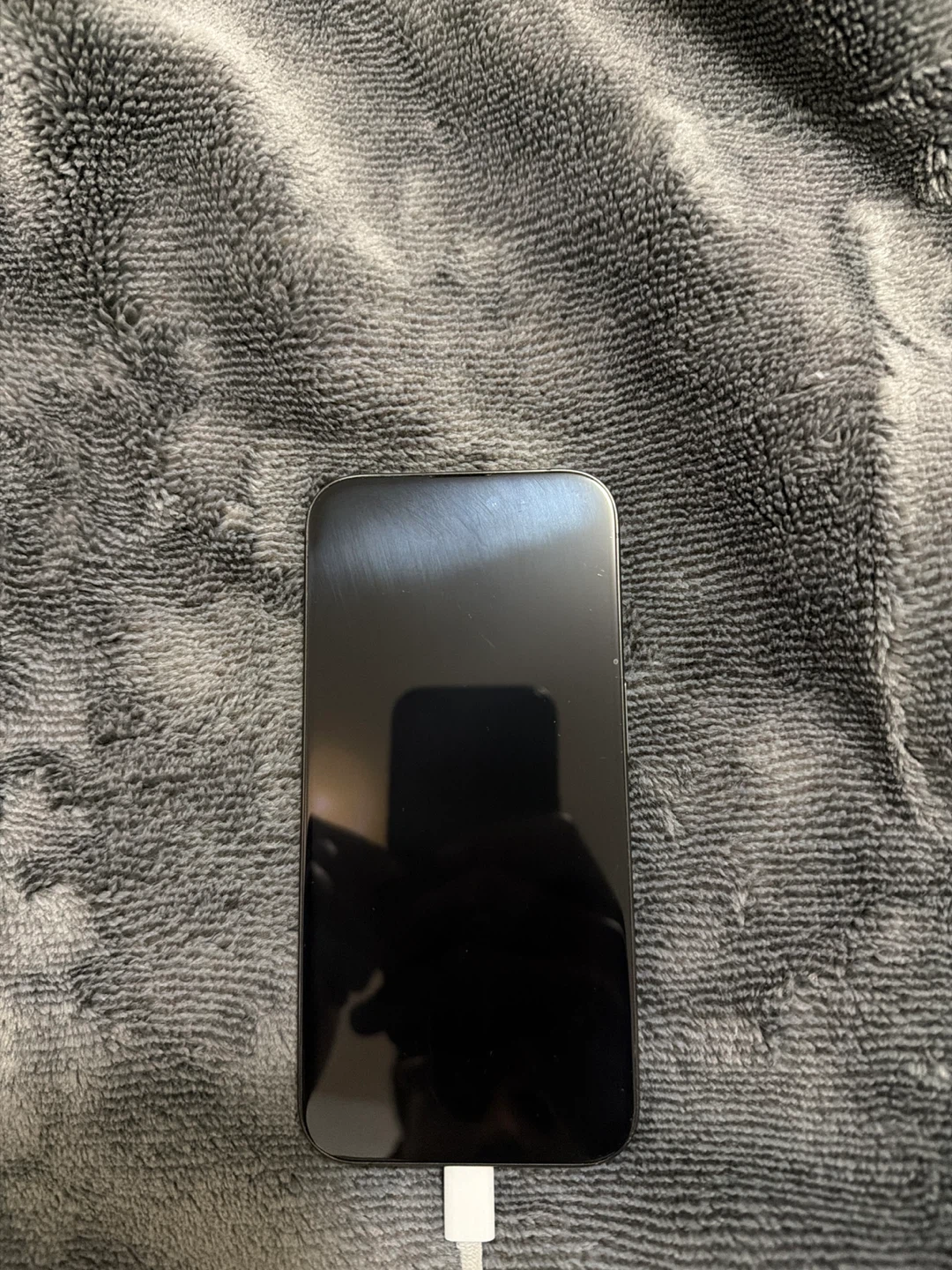 iPhone 15 Pro 128GB – Fully Functional (Back Glass Crack) - photo 4