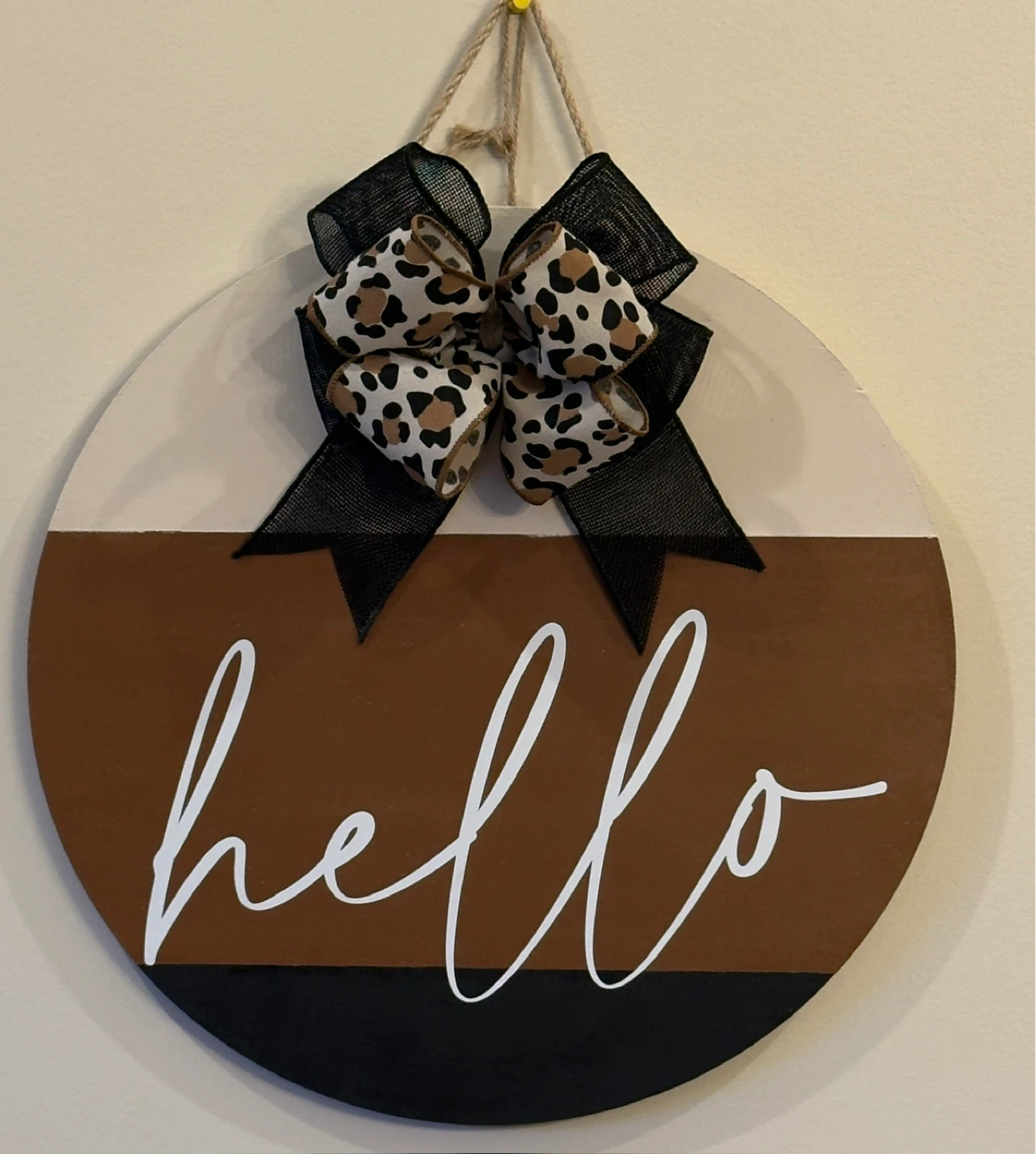 Round Welcome Door Hanger with Bow - photo 3
