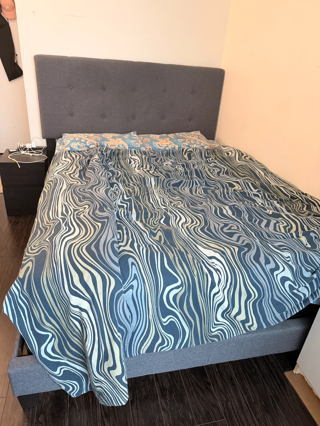 Grey Fabric queen Size Bed Frame with Headboard