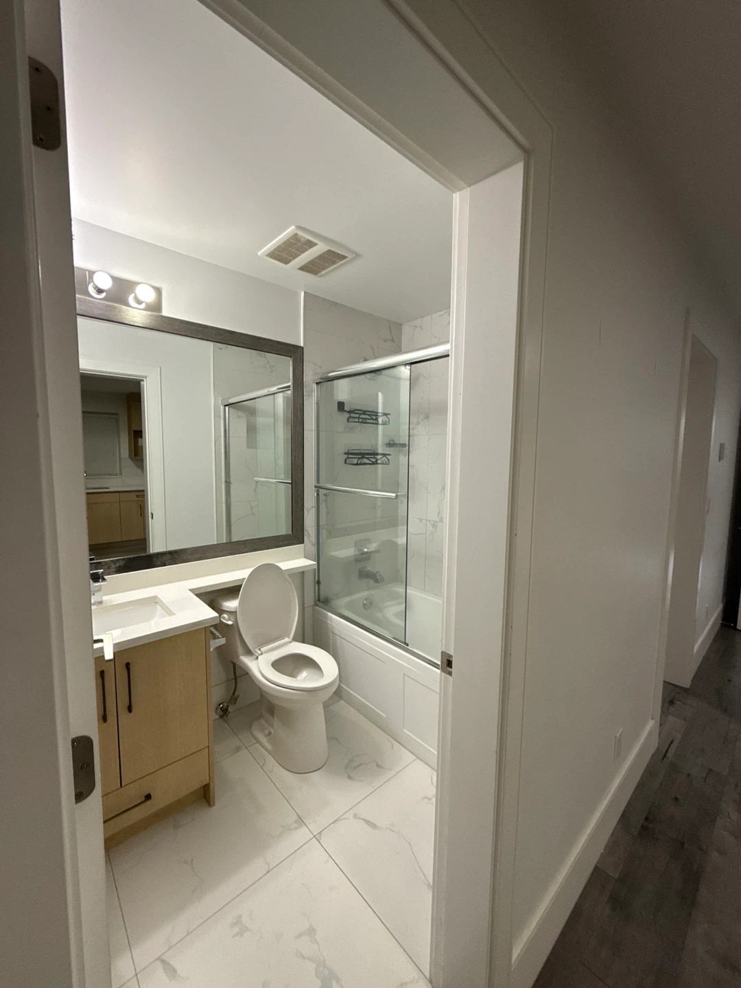 2 bedroom Basement Suite for Rent - photo 4