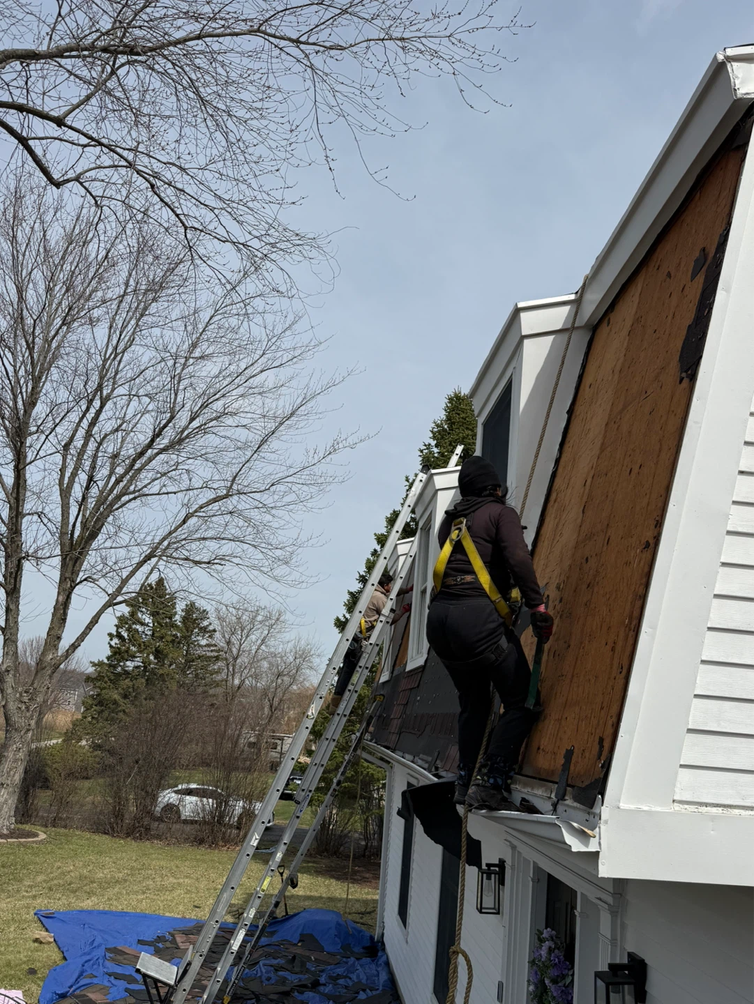 LOJA Contracting LLC - Roofing, Siding, Fascia & Soffit Services - photo 2