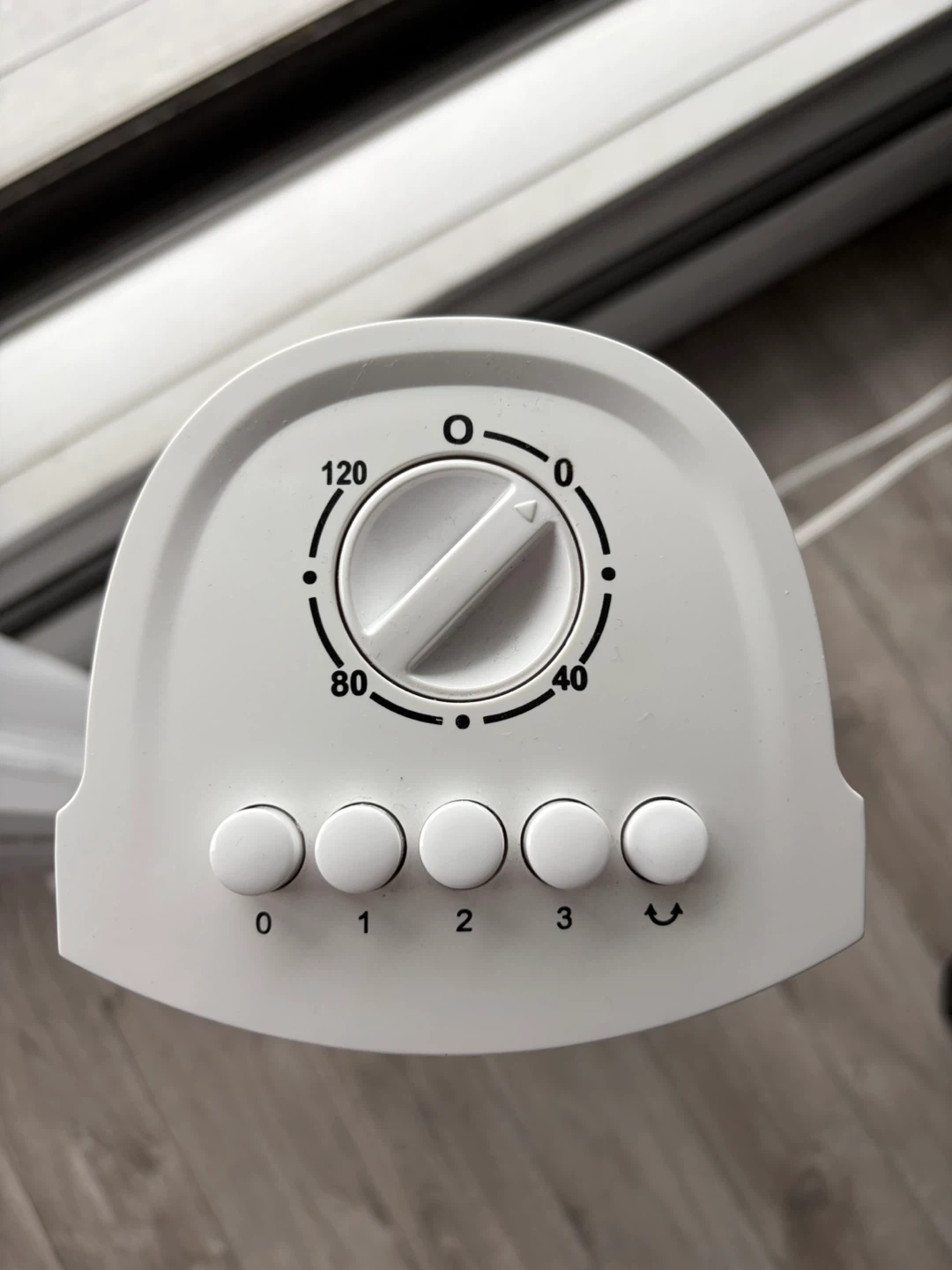 Pelonis White Oscillating Tower Fan X2 - photo 4