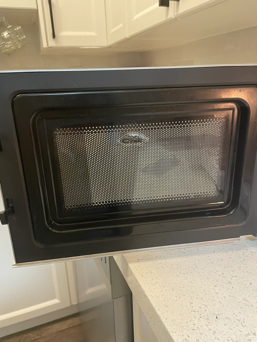 Hamilton Beach 0.7 cu.ft. Stainless Steel Microwave - photo 3