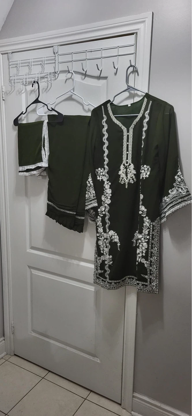 Women's Green Embroidered Kurti and Pants Set