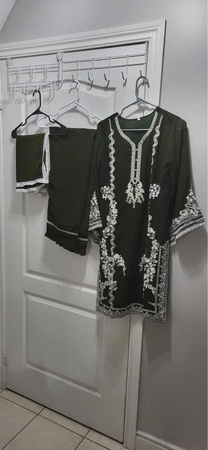 Women's Green Embroidered Kurti and Pants Set - photo 2