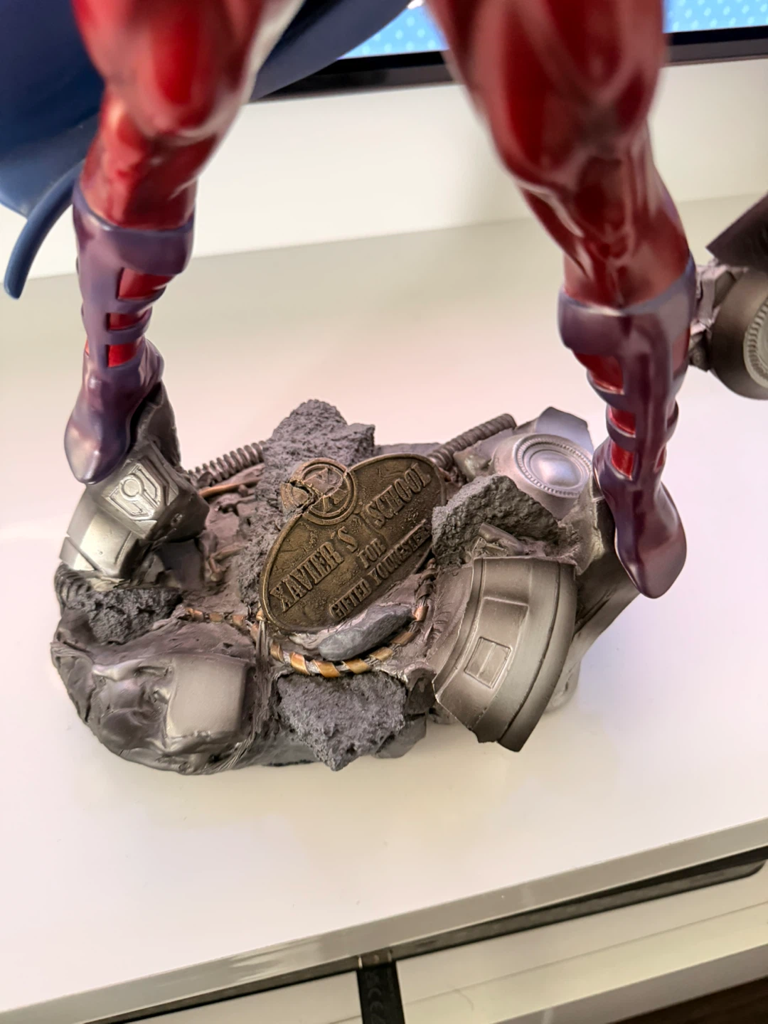 Kotobukiya Marvel Magneto Fine Art Statue –  by Erick Sosa - photo 4