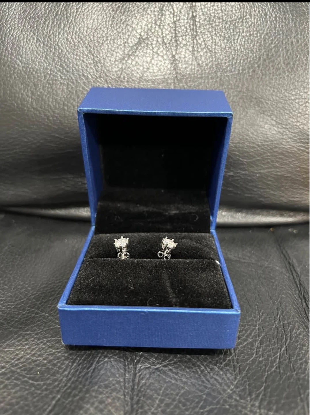 GRA Moissanite Stud Earrings - photo 2