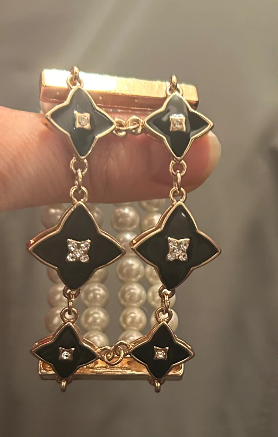 Pearl and Black Clover Bracelet
