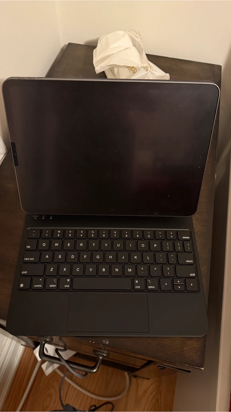 Magic Keyboard for iPad Pro 11-inch (3rd gen) - photo 2