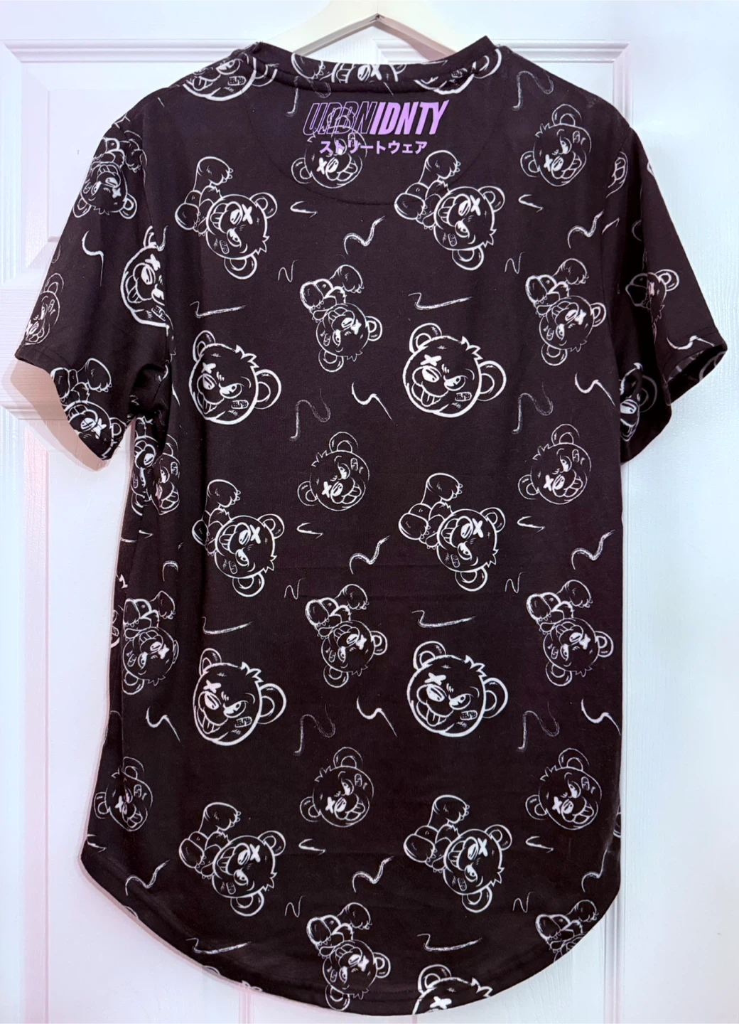 URBNIDNTY Graphic T-Shirt Small - photo 2