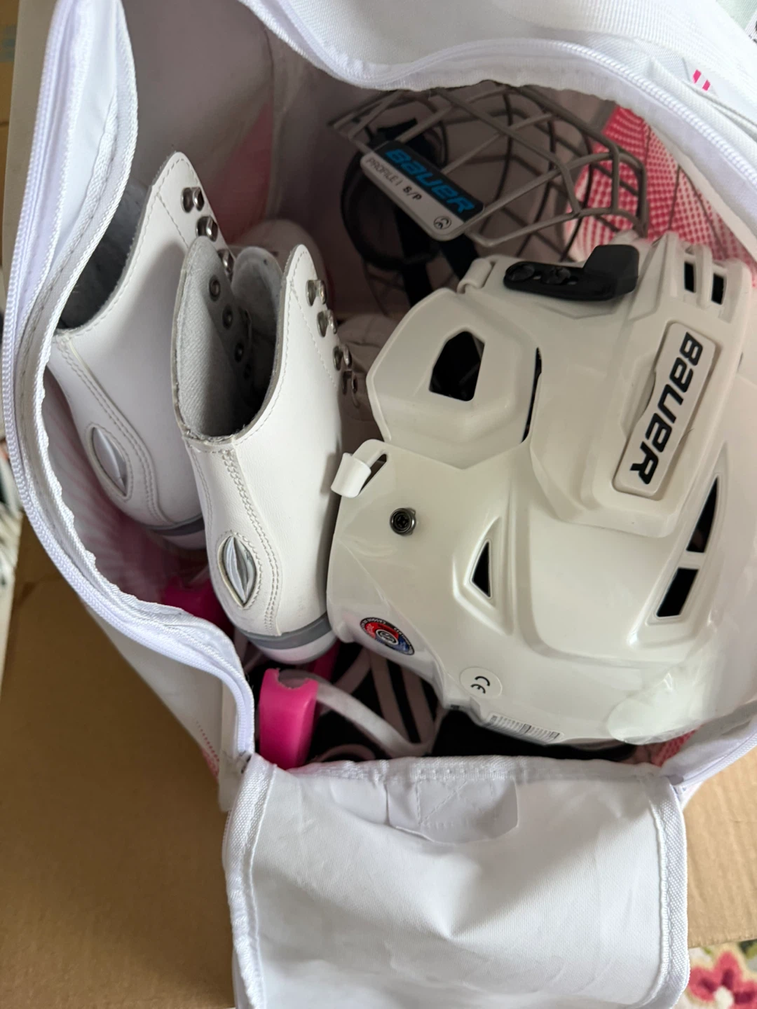 Bauer Hockey Helmet & Cage Combo with Jackson skate