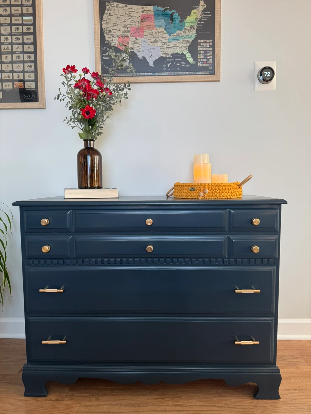 Solid Wood Vintage Dresser – Classic Colonial Style