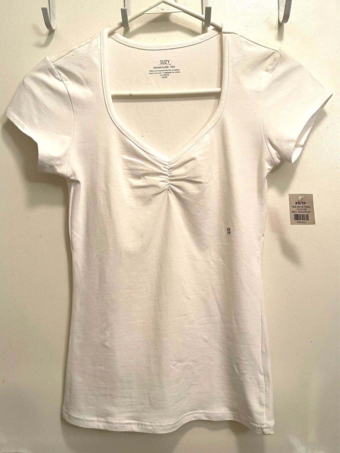 NEW Suzy Signature White Tee