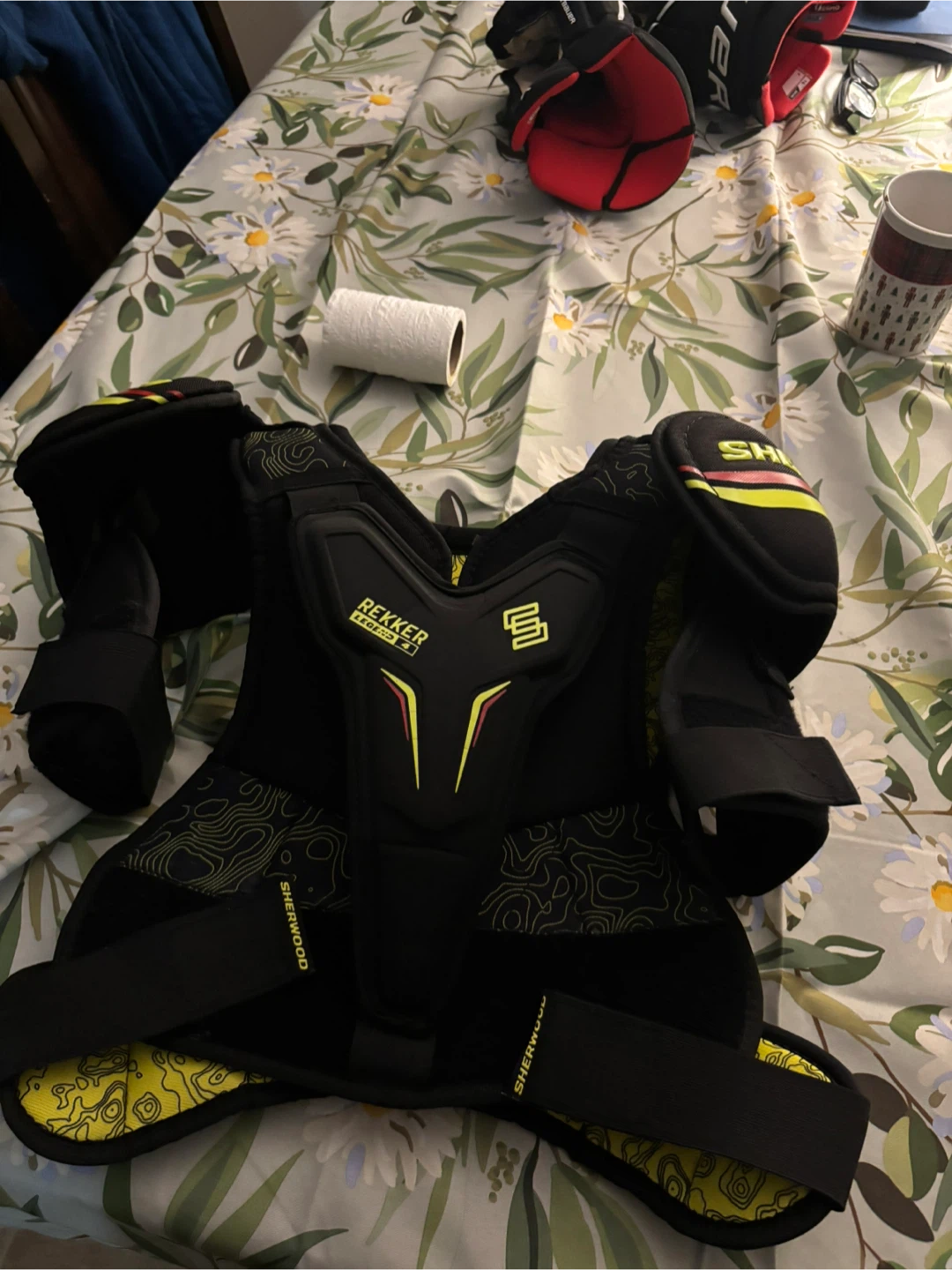 Sherwood Rekker EK30 Hockey Shoulder Pads - photo 2