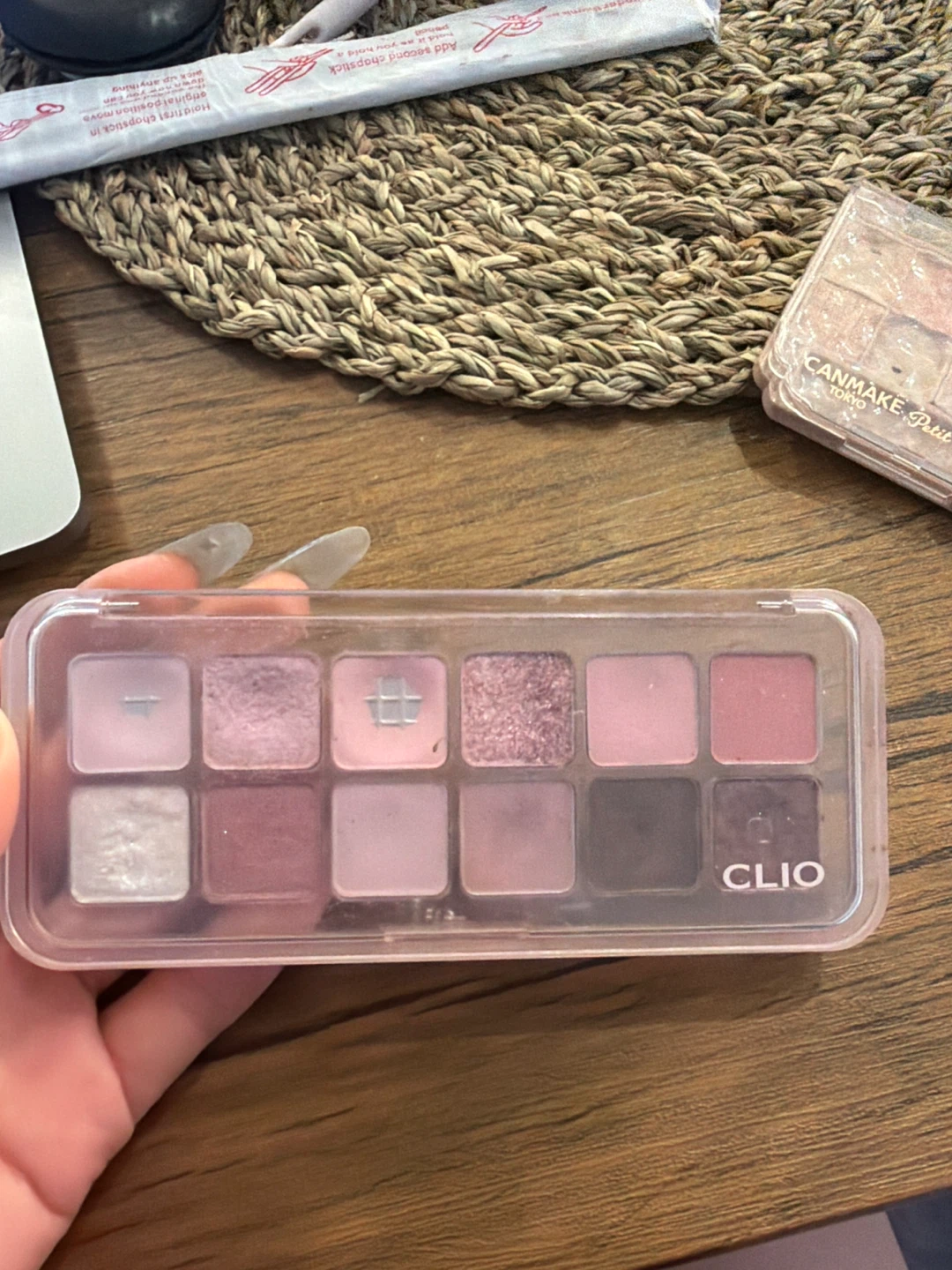 4 Eyeshadow Palettes - photo 5