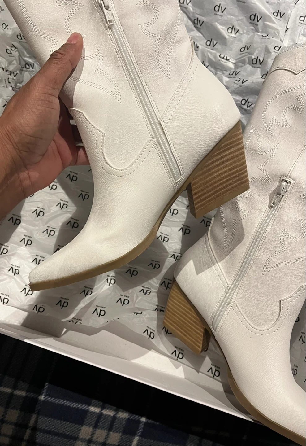 Dolce Vita Kindred Off White Boots 8.5 - photo 4