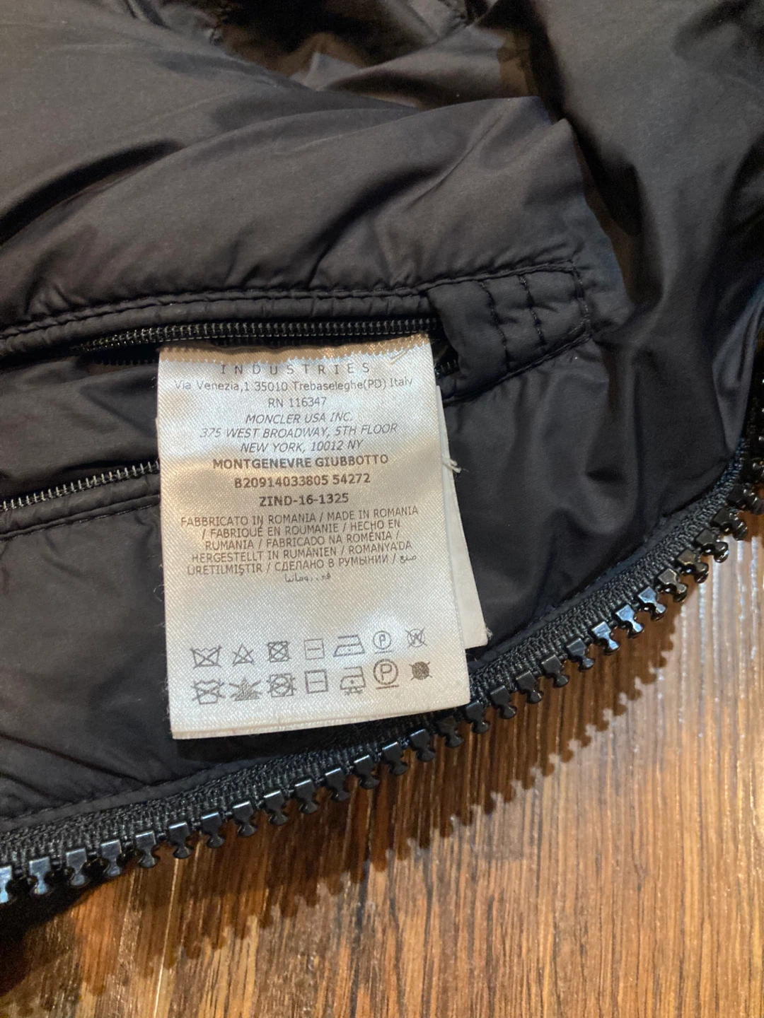Moncler Down Puffer Jacket - photo 5