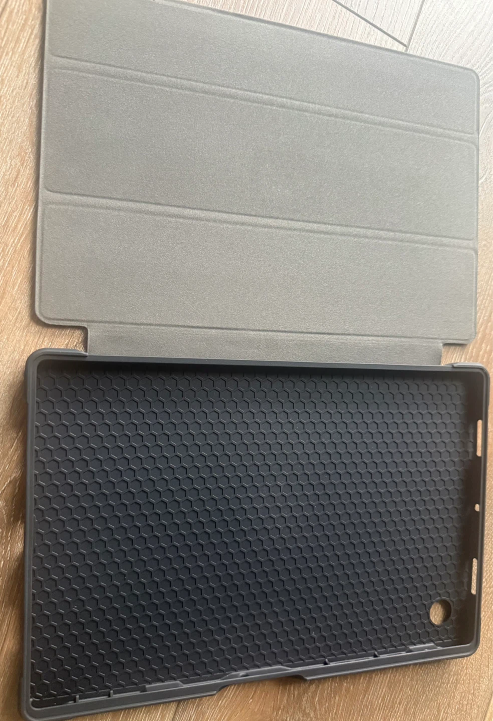 3 Covers compatible for Galaxy S9, ipad air 4/5 ipad 7. - photo 3