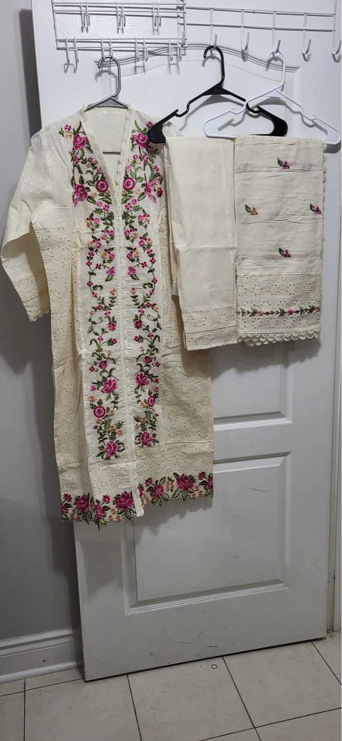 Cream Embroidered 3-Piece Lawn Suit - photo 2