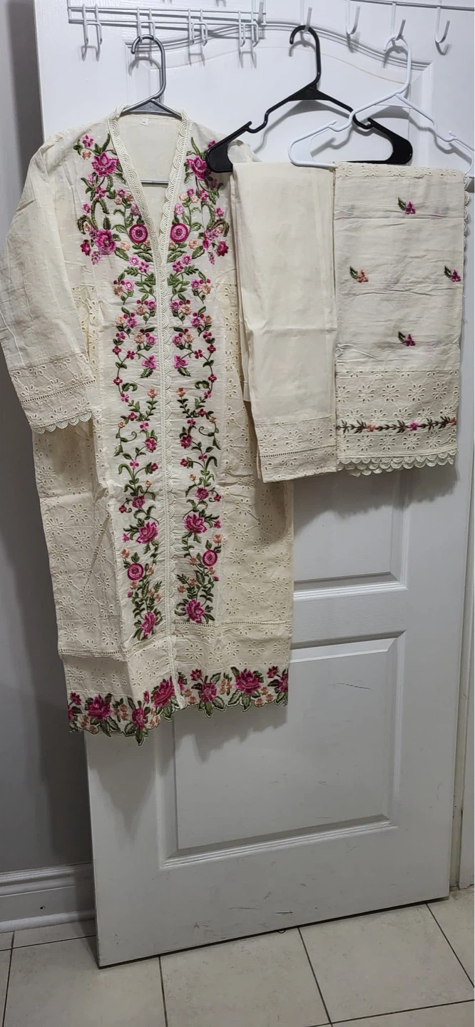 Cream Embroidered 3-Piece Lawn Suit - photo 4