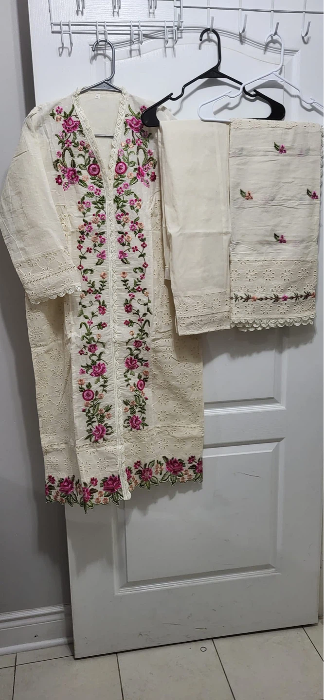 Cream Embroidered 3-Piece Lawn Suit - photo 3