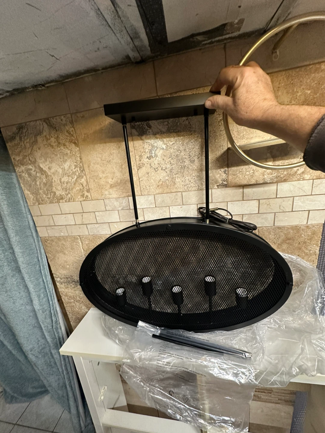 🔥 Modern Mesh Ceiling Light Fixture – New / Never Installed - photo 3