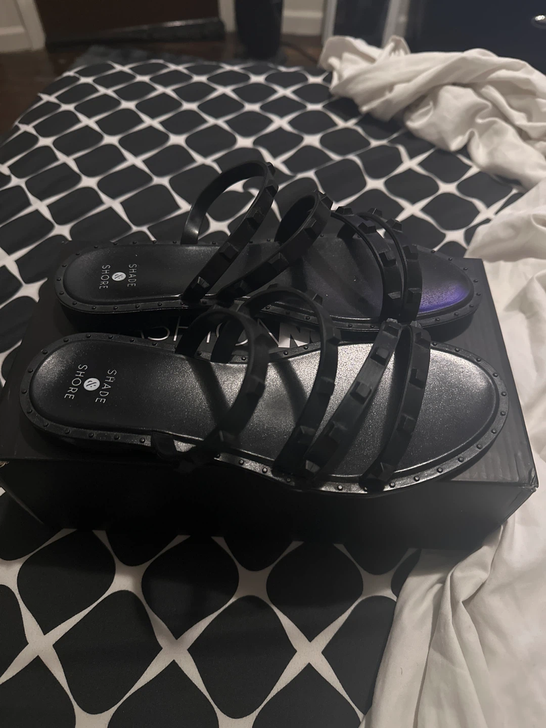 Shade SHORE black studded jelly sandals - photo 2