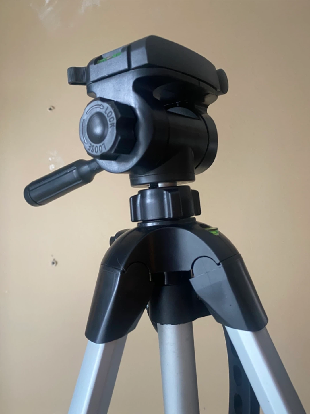 Soligor T157 Tripod with Carrying Case - photo 3