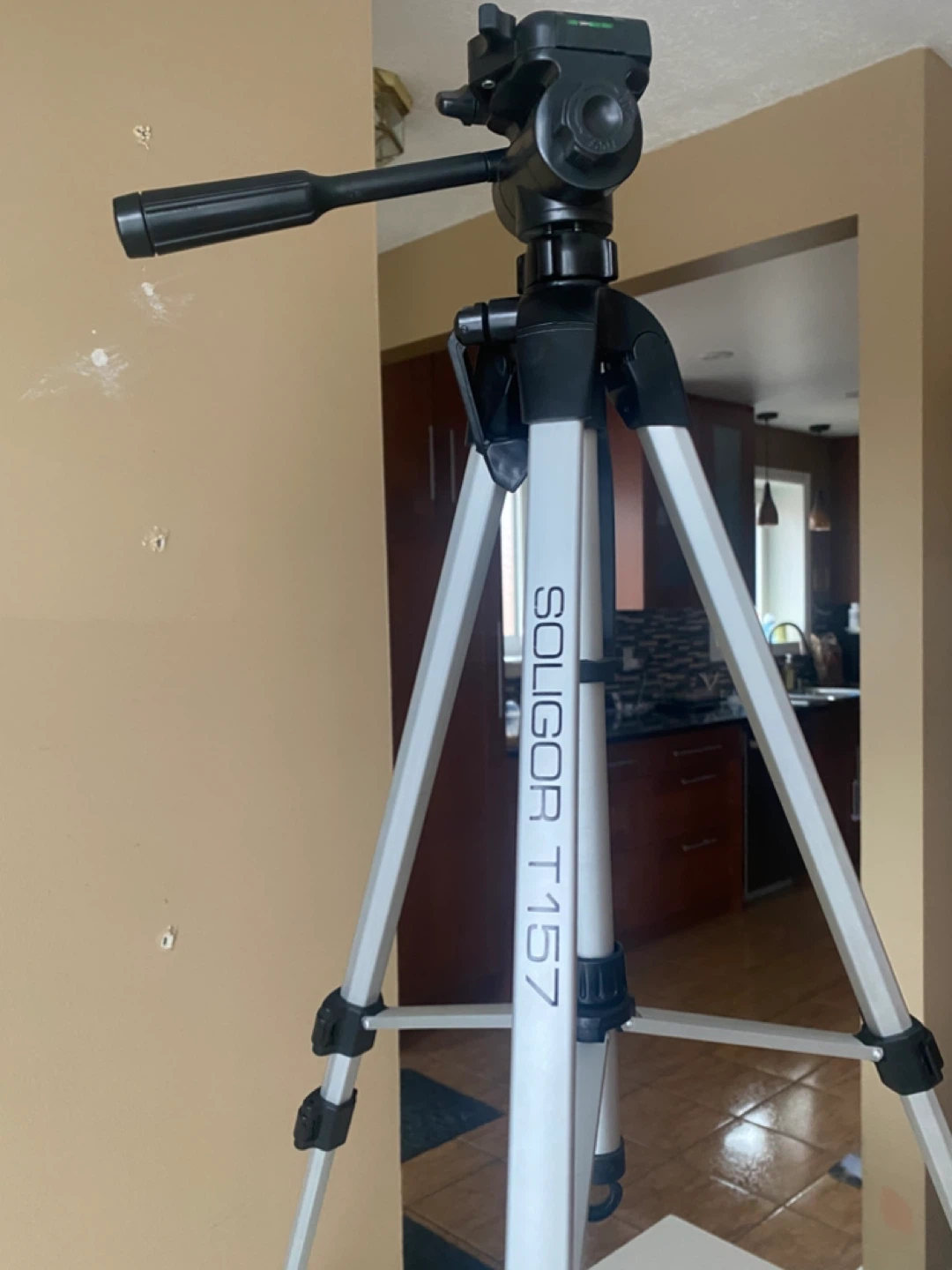 Soligor T157 Tripod with Carrying Case - photo 2