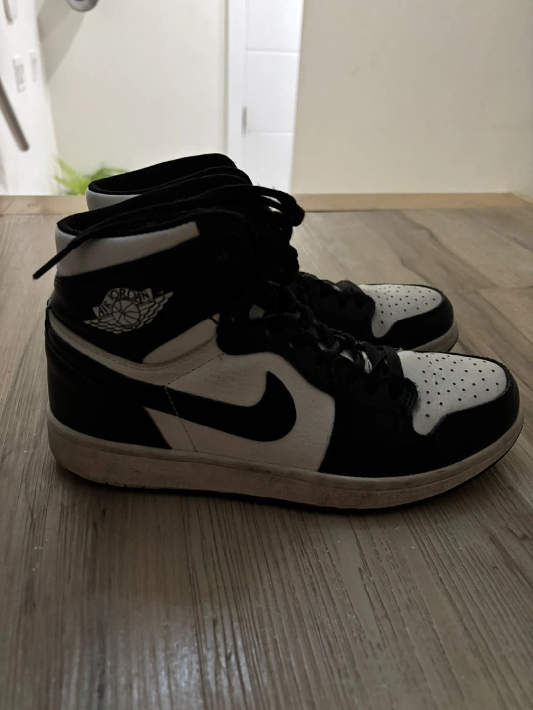 Air Jordan 1 High Top Sneakers - photo 2