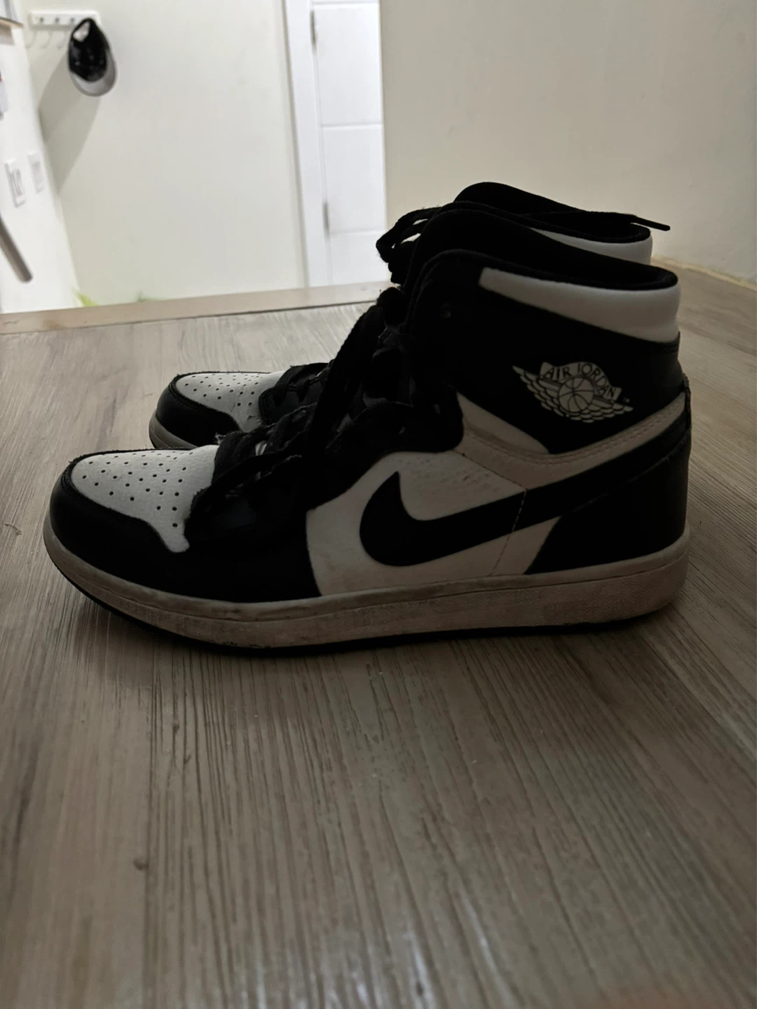 Air Jordan 1 High Top Sneakers - photo 3