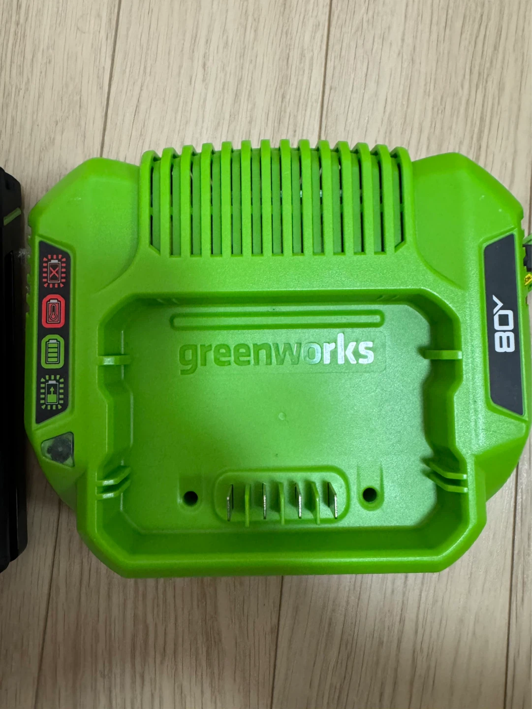Greenworks Pro 80V Lithium-Ion Battery Charger - photo 4