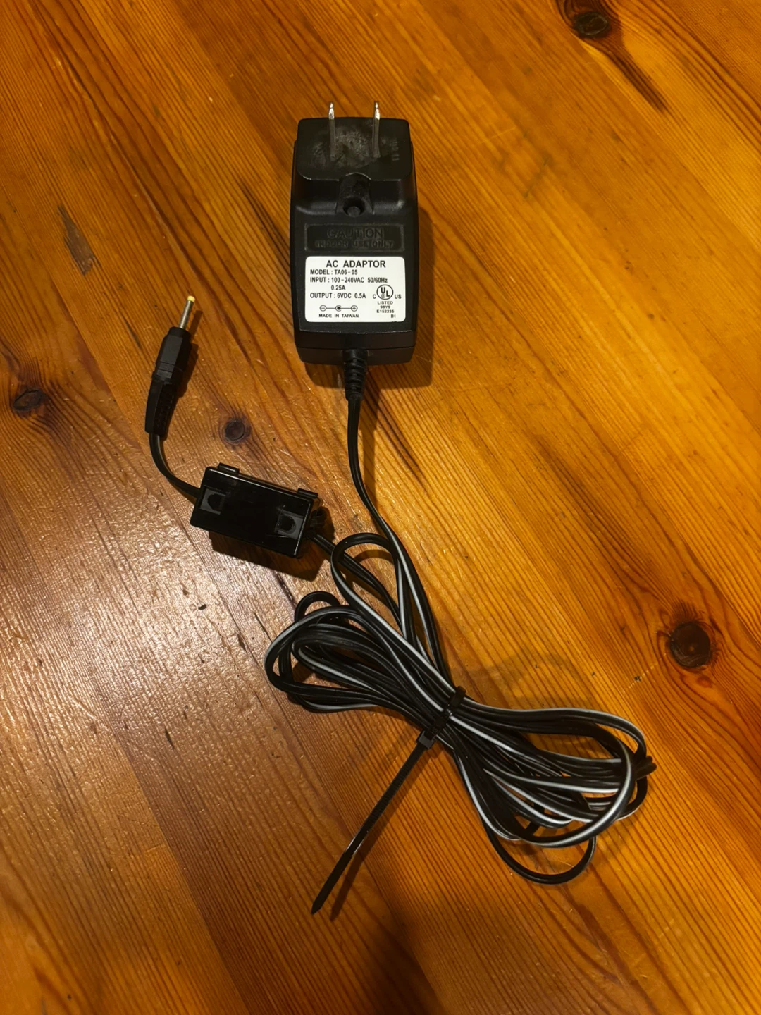 AC ADAPTOR TA06-05 6VDC 0.5A Power Supply
