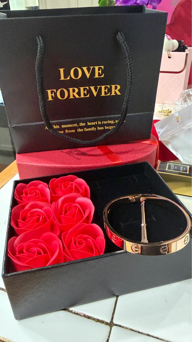 Love Gift hampers - photo 4
