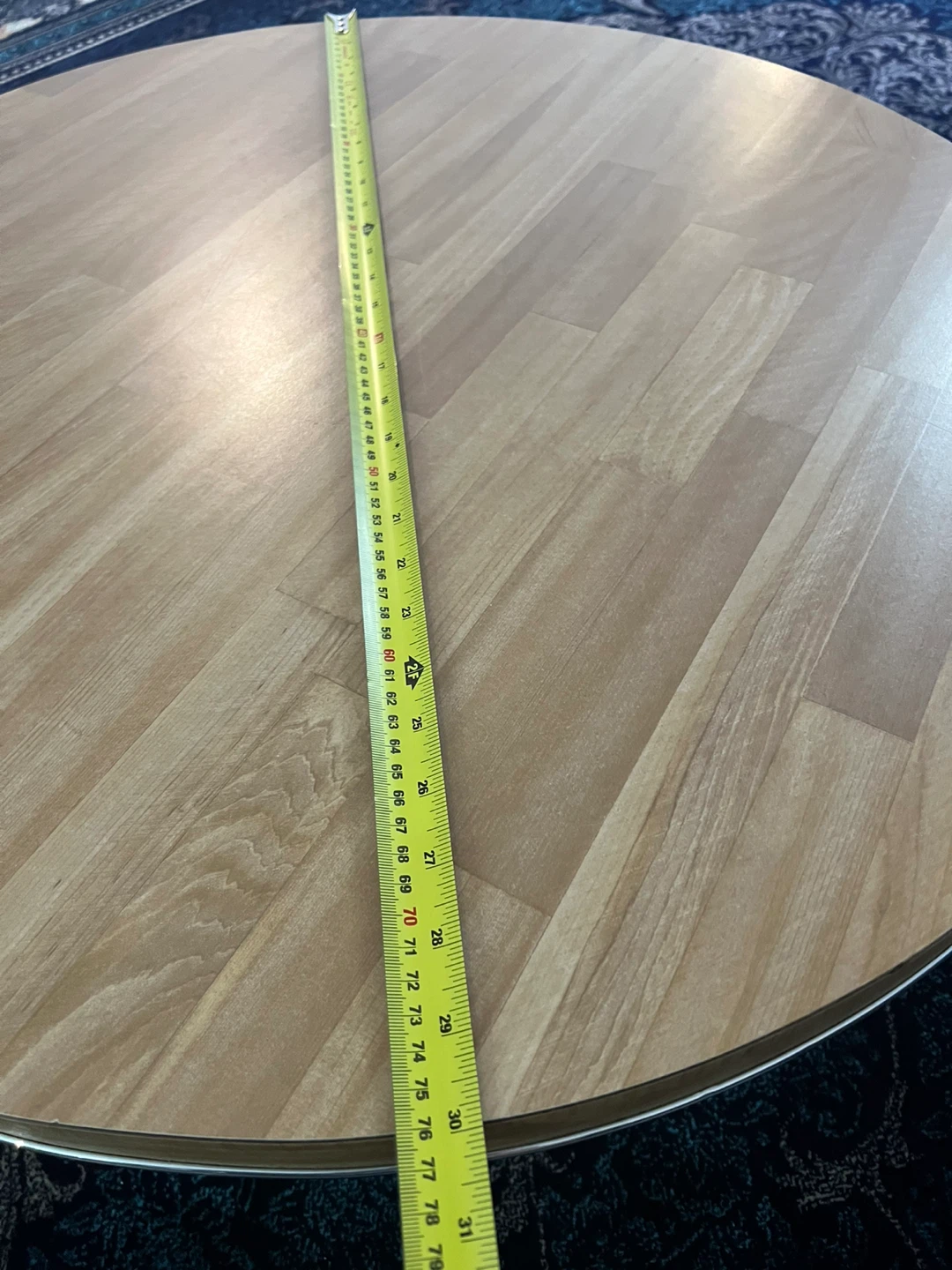 Like-New Round Wooden Coffee Table – Modern Metal Base - photo 3