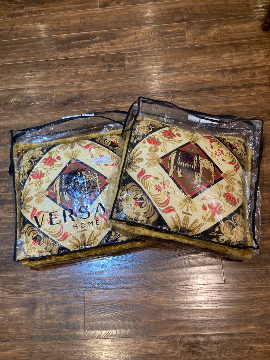 Versace Home Cushion Set - photo 2