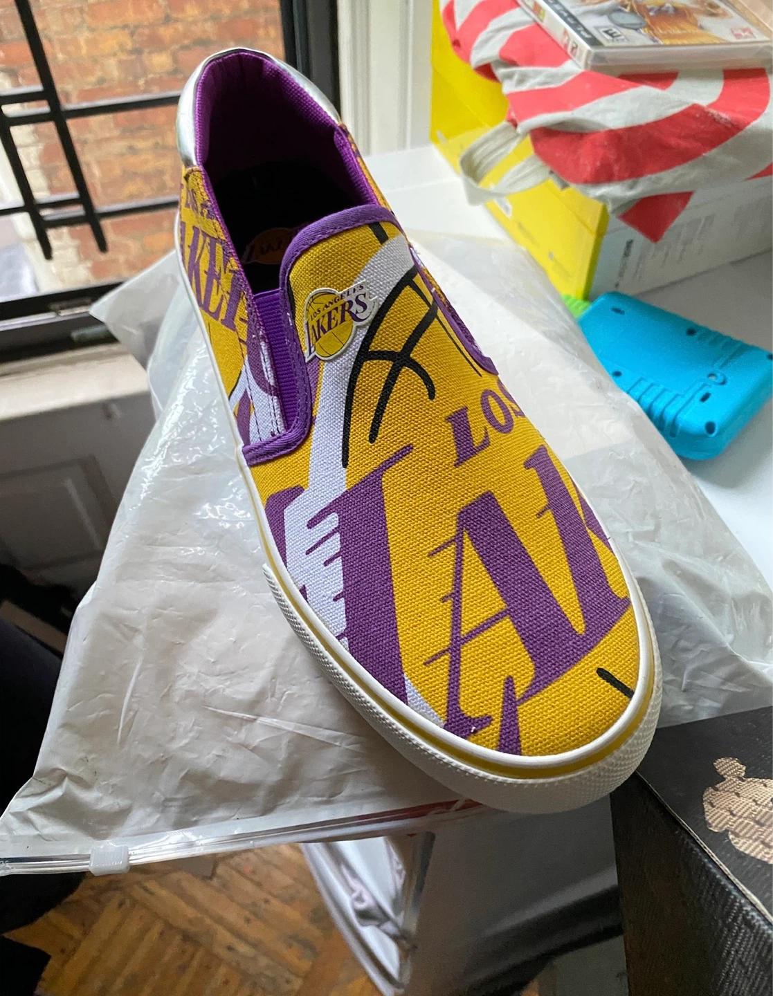 122R The Slip Lakers Slip On Shoes Size US 11 - photo 2