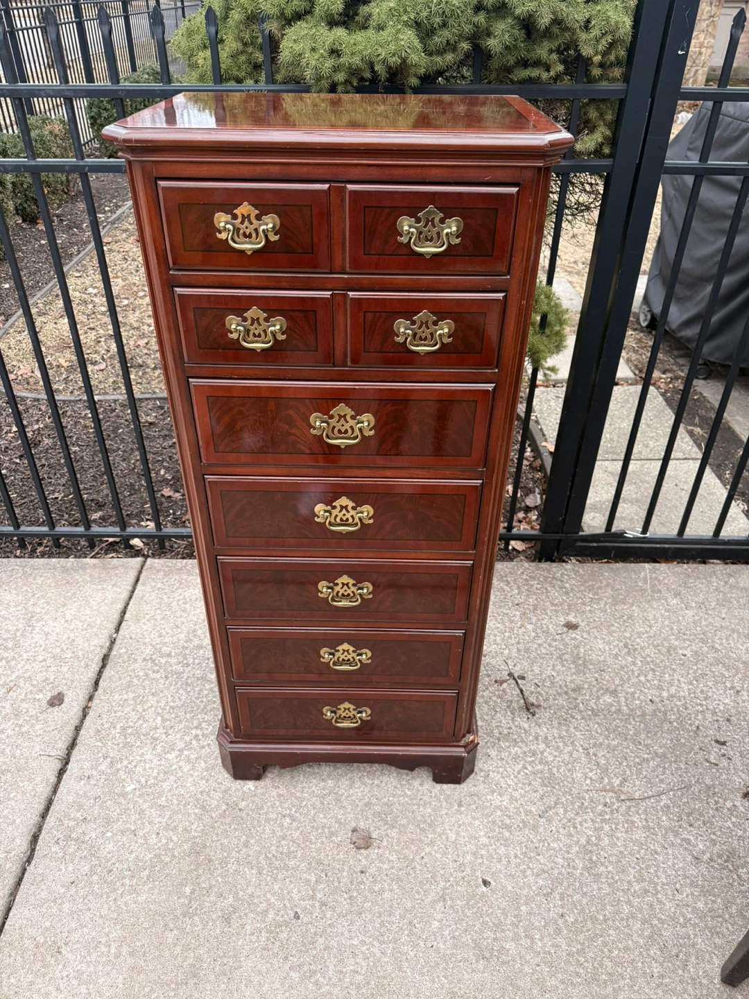 Wooden Dresser with 7 Drawers