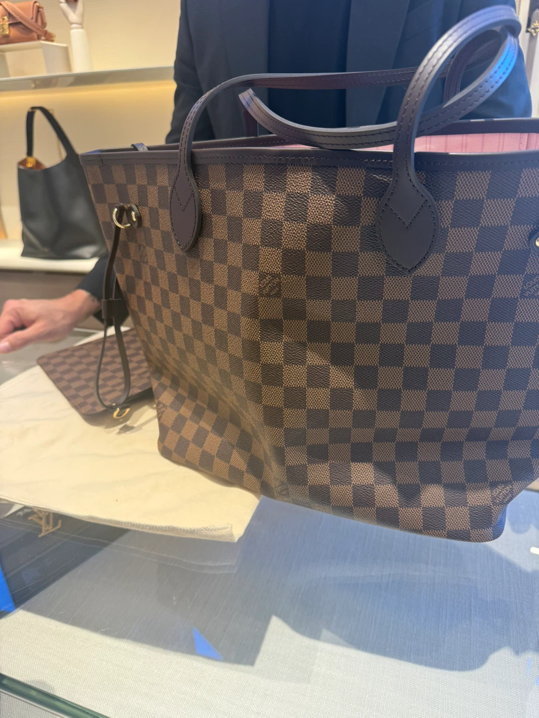 Louis Vuitton Neverfull Tote Bag - photo 2