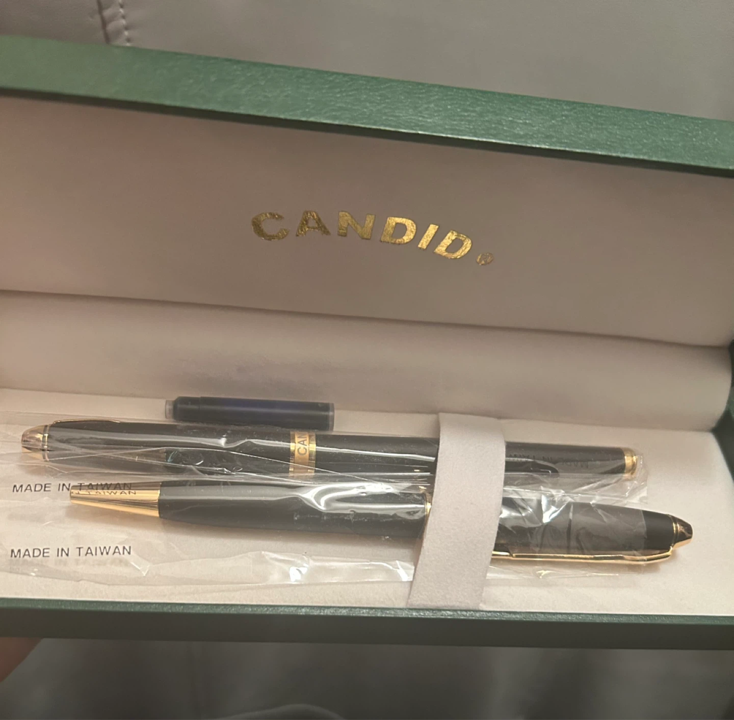 Candid luxury Pen